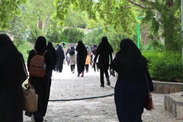 برنامه پیاده روی به مناسبت گرامیداشت هفته سلامت با شعار« سلامت برای همه » با محوریت پاکسازی محیط زیست توسط دانشجومعلمان در مسیر جاده سلامت به مقصد بش قارداش 4