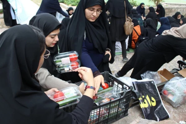 برنامه پیاده روی به مناسبت گرامیداشت هفته سلامت با شعار« سلامت برای همه » با محوریت پاکسازی محیط زیست توسط دانشجومعلمان در مسیر جاده سلامت به مقصد بش قارداش 6