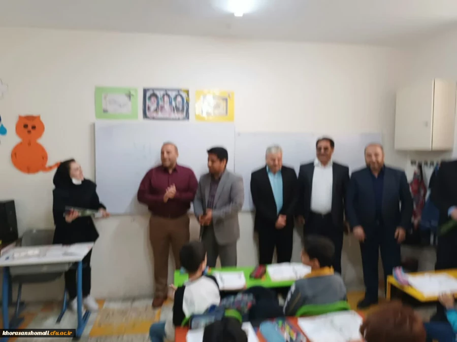 تقدیر از معلمان پرتلاش بمناسبت گرامیداشت روز معلم توسط مسئولین دانشگاه فرهنگیان  4