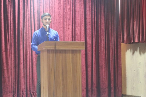 نشست صمیمی همکاران و دانشجومعلمان دانشگاه فرهنگیان خراسان شمالی با مشاور محترم ریاست دانشگاه فرهنگیان حجت الاسلام والمسلمین دکتر عابدی و مدیرکل محترم حراست سازمان مرکزی دانشگاه فرهنگیان جناب آقای دکتر قاسمی 4