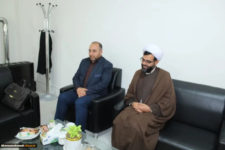 نشست صمیمانه سرپرست پردیس امام جعفر صادق(ع) با اساتید گروه معارف دانشگاه های استان 2