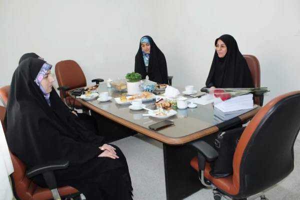 نشست صمیمانه سرپرست پردیس امام جعفر صادق(ع) با اساتید گروه معارف دانشگاه های استان 2