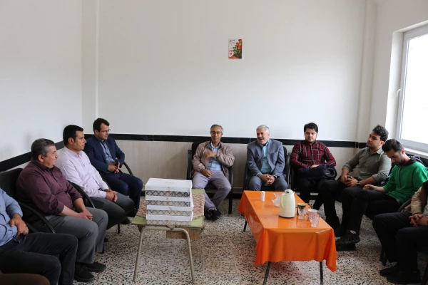 دیدار مسئولین حوزه دانشجویی و جمعی از دانشجویان رشته مشاوره از دانش آموزان با نیازهای ویژه مجنمع امام خامنه ای شهرستان بجنورد 3