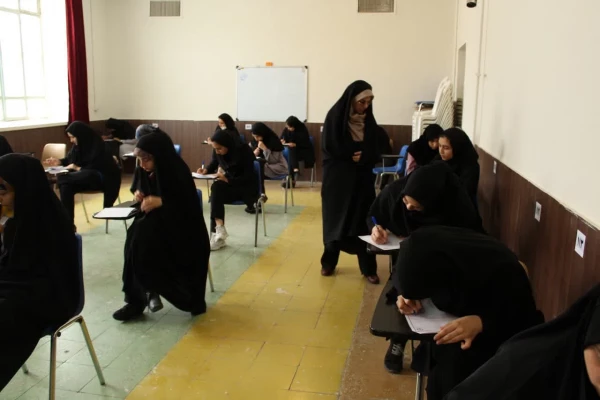 حضور مسئولین دانشگاه در امتحانات پایان دوره پردیس امام جعفر صادق (ع) 2