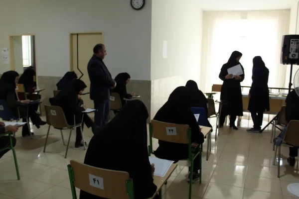 حضور مسئولین دانشگاه در امتحانات پایان دوره پردیس امام جعفر صادق (ع) 3