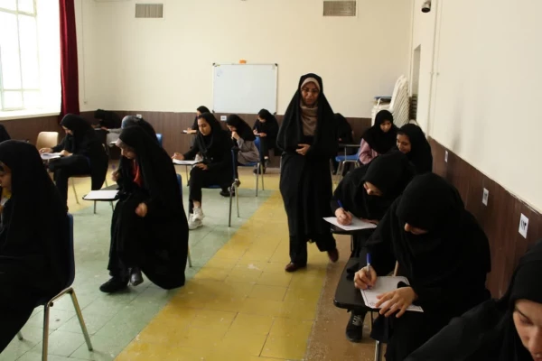 حضور مسئولین دانشگاه در امتحانات پایان دوره پردیس امام جعفر صادق (ع) 4