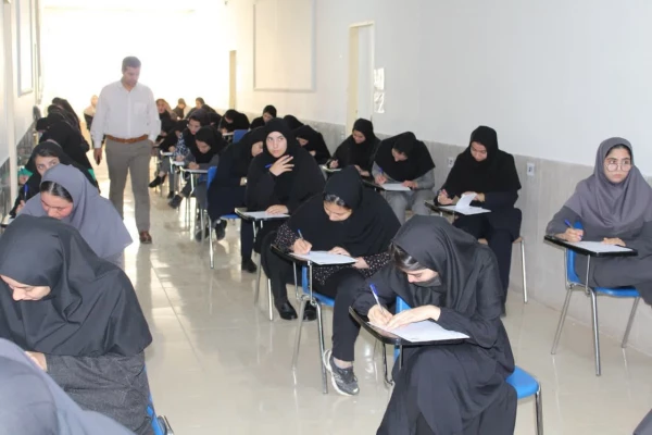 حضور مسئولین دانشگاه در امتحانات پایان دوره پردیس امام جعفر صادق (ع) 5