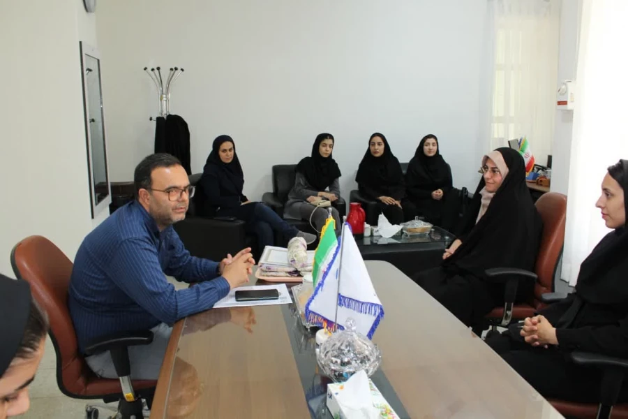 تقدیر و تشکر از بازیکنان تیم والیبال چهار نفره پردیس خواهران راه یافته به یک هشتم نهایی مسابقات کشوری 3