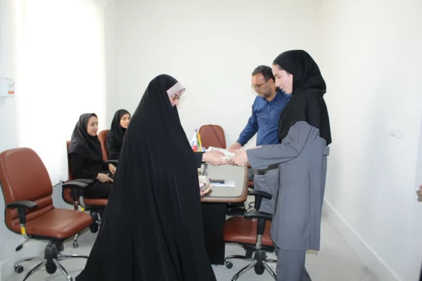 تقدیر و تشکر از بازیکنان تیم والیبال چهار نفره پردیس خواهران راه یافته به یک هشتم نهایی مسابقات کشوری 4