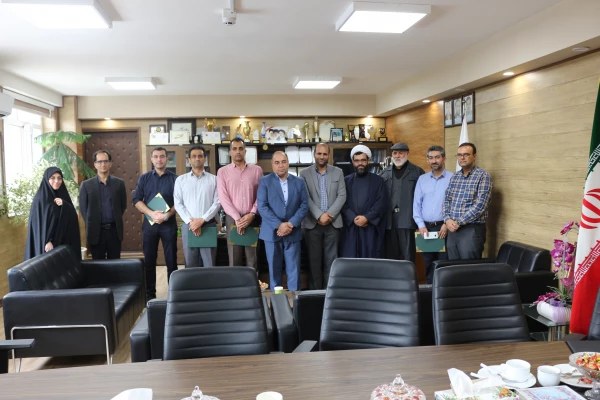 نشست صمیمی مسئولین دانشگاه با مدرکل نوسازی و توسعه مدارس استان 3