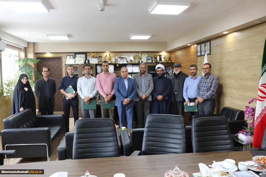 نشست صمیمی مسئولین دانشگاه با مدرکل نوسازی و توسعه مدارس استان 3