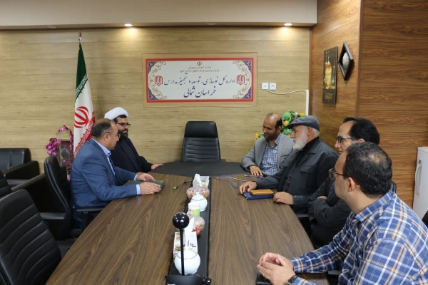 نشست صمیمی مسئولین دانشگاه با مدرکل نوسازی و توسعه مدارس استان 4