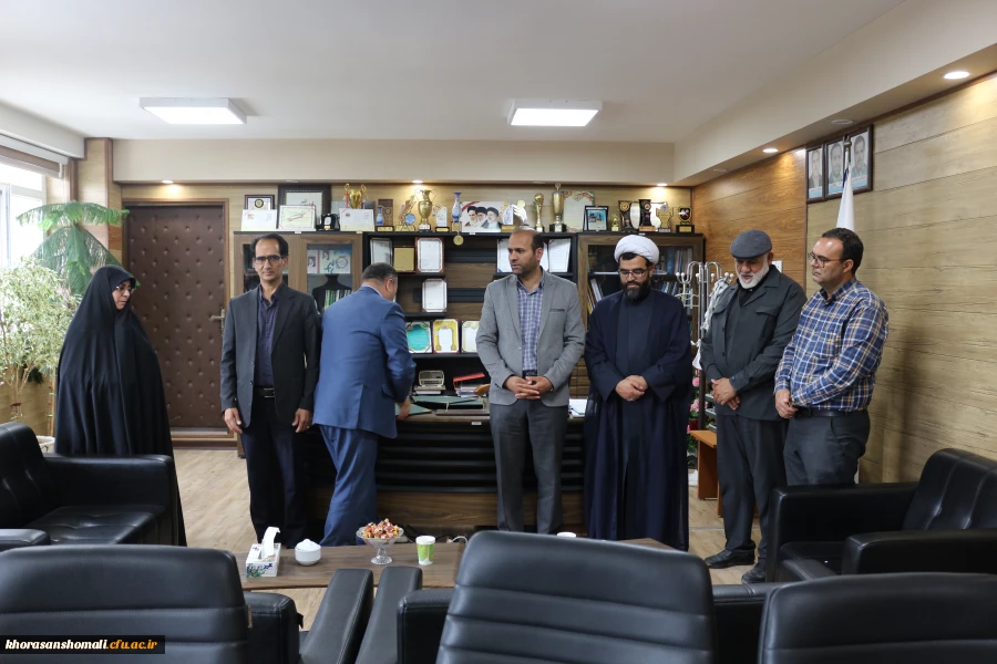 نشست صمیمی مسئولین دانشگاه با مدرکل نوسازی و توسعه مدارس استان 6