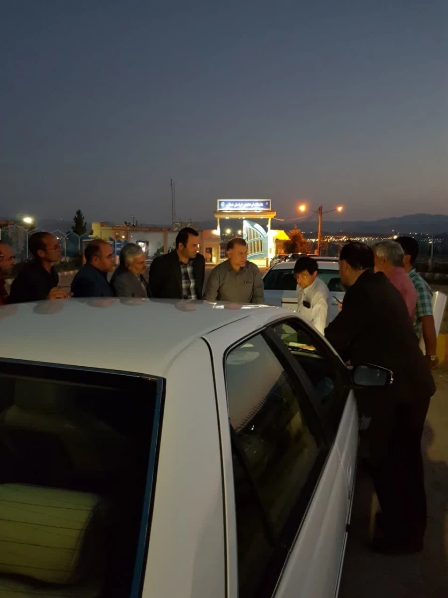 حضور جناب آقای مهندس میرکریمی سرپرست اداره کل راه و شهرسازی استان و مهندس رمضانیان سرپرست معاونت سیاسی، امنیتی و اجتماعی فرمانداری شهرستان بجنورد جهت تصمیم گیری و دوبانده نمودن جاده منتهی به دانشگاه فرهنگیان. 3