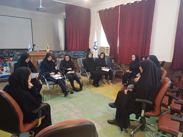 اولین جلسه رسمی انجمن آموزش ابتدایی پردیس امام جعفر صادق (ع) با حضور اعضای جدید و سرکار خانم دکتر آرزو احمدآبادی (عضو هیات علمی و مشاور انجمن ) 2