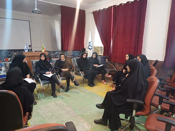 اولین جلسه رسمی انجمن آموزش ابتدایی پردیس امام جعفر صادق (ع) با حضور اعضای جدید و سرکار خانم دکتر آرزو احمدآبادی (عضو هیات علمی و مشاور انجمن ) 2