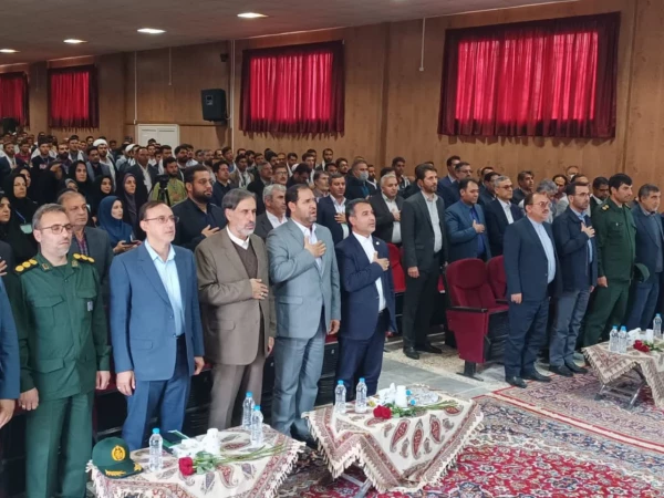 نشست صمیمی وزیر محترم آموزش و پرورش جناب آقای دکتر صحرایی با نومعلمان تمدن ساز خراسان شمالی  و دانشجویان در دانشگاه فرهنگیان 10