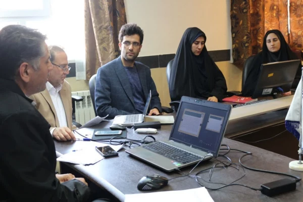 کرسی ( ارزیابی تاثیرگذاری عوامل موثر بر توسعه اکوتوریسم در نواحی روستایی و اهمیت آموزش آن به دانشجو معلمان رشته جغرافیا)  3