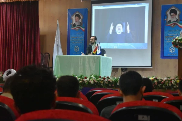 نشست تخصصی با موضوع ناگفته هایی از مدیریت شهید رئیسی در دولت سیزدهم با حضور دکتر مجاهد معاون پیگیری های ویژه دولت شهید رئیسی 5