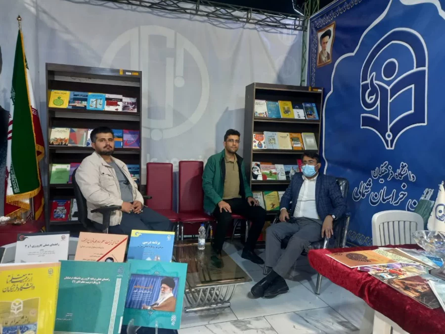 بازدید استاندار محترم استان خراسان شمالی از غرفه پژوهش و دستاوردهای علمی دانشگاه فرهنگیان، به مناسبت هفته پژوهش 7