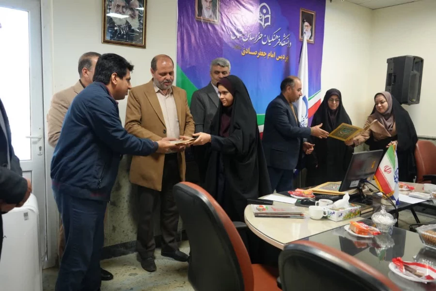 تجلیل از دانشجومعلمان فعال شاهد و ایثارگر دانشگاه فرهنگیان خراسان شمالی 9