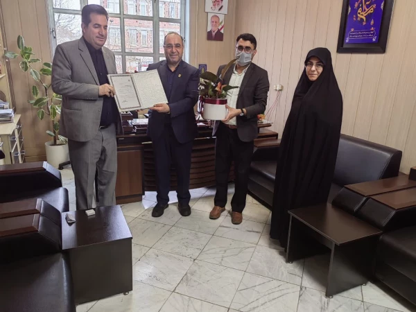 حضور رئیس دانشگاه در اتاق مدیرکل آموزش و پرورش استان بمناسبت فرارسیدن هفته امورتربیتی  3